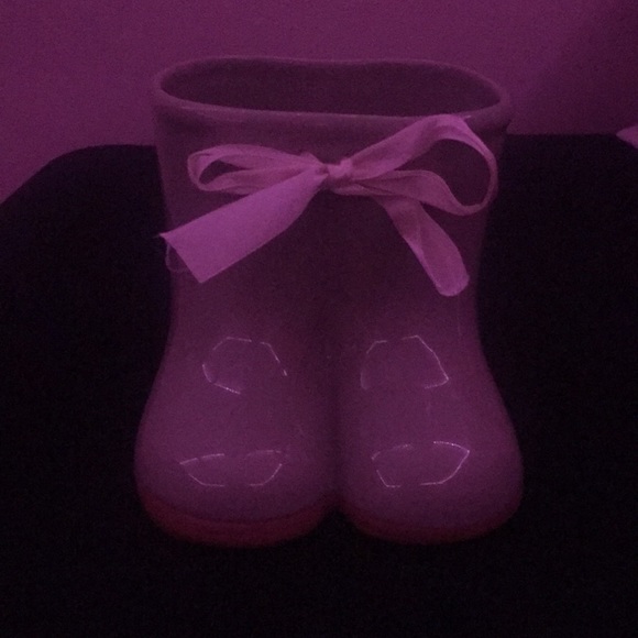 cute little storage container - Picture 1 of 1